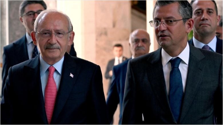 CHP'de Kurultay Öncesi İmza Çelişkisi Yaşanıyor