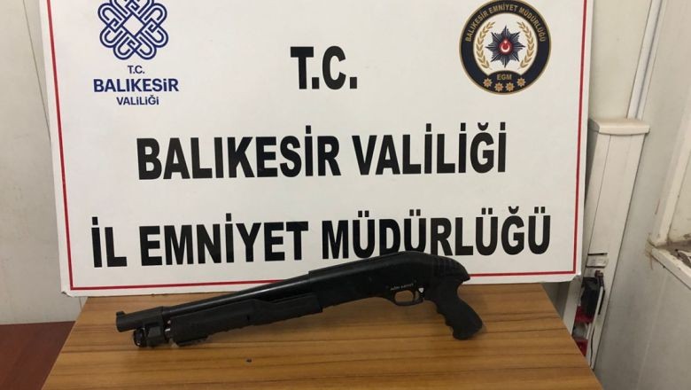 Emniyet Mahalle Denetimlerinde 10 Aranan Şahsı Yakaladı!