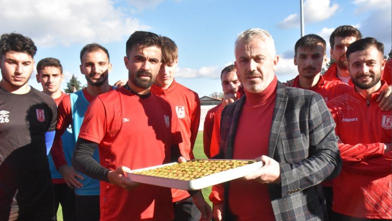 Karesi Ak Parti İlçe Başkanı Aka Balıkesirspor Antrenmanında