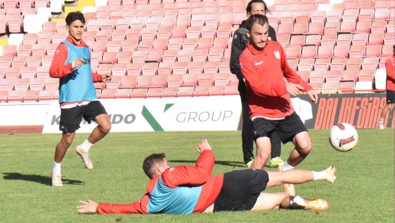 Karesi Ak Parti İlçe Başkanı Aka Balıkesirspor Antrenmanında