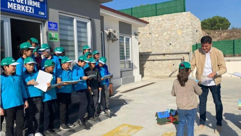 Karesi’de Öğrenciler Geri Dönüşümü Merkezinde Öğreniyor