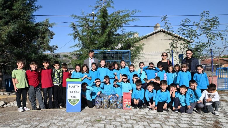 Karesi’de Öğrenciler Geri Dönüşümü Merkezinde Öğreniyor