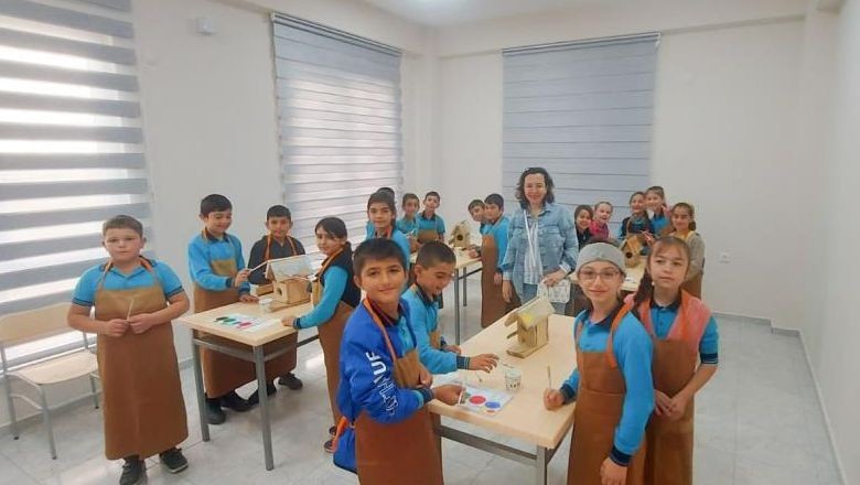 Karesi’de Öğrenciler Geri Dönüşümü Merkezinde Öğreniyor