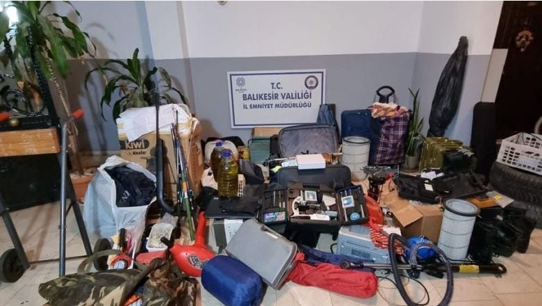 Komşularıyla Ortak Kullandığı Depoyu Soydu