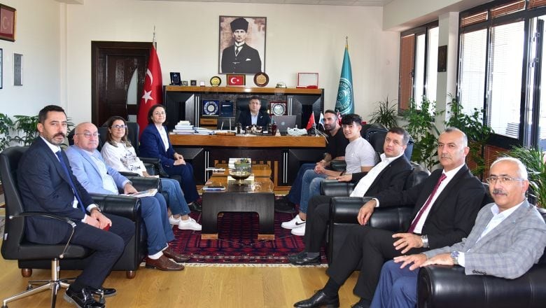 Rektör Oğurlu Filistinli Öğrencilerle Bir Araya Geldi