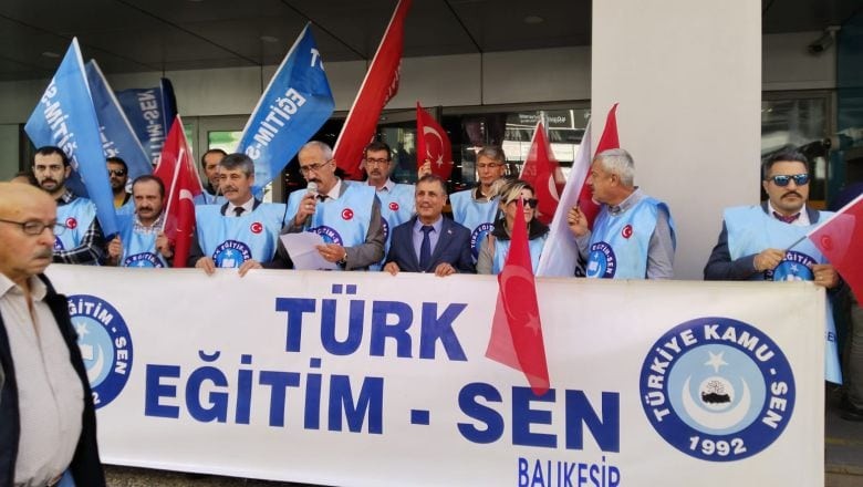 Türk Eğitim Sen: 'Öğretmenler Beyaz Önlük Değil Bir Maaş İkramiye İstiyor'