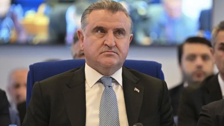 Bakan Bak: 'KYK Asansörlerine Karekod Koyacağız'