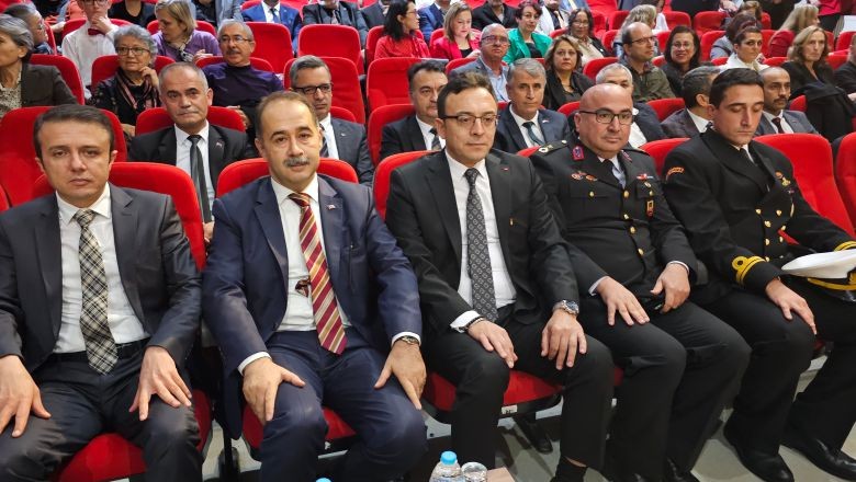 Bandırma'da Öğretmenler Günü Töreni Düzenlendi