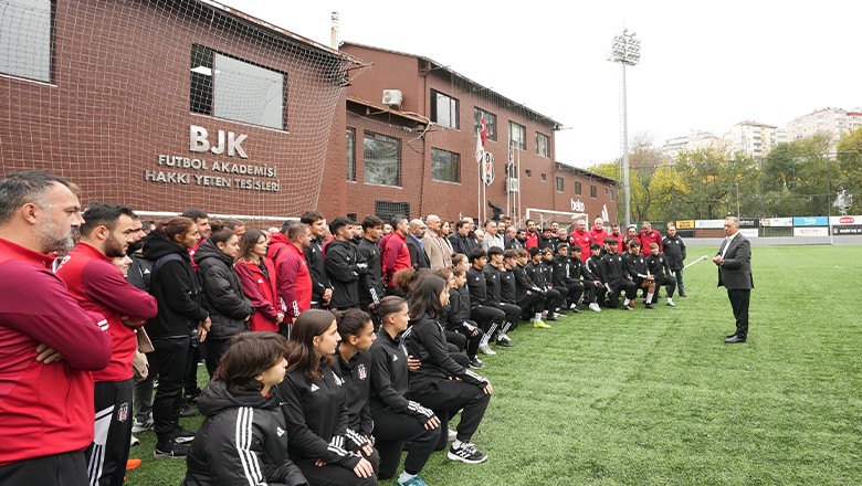 Beşiktaş Başkanı Çebi'den sporculara veda ziyareti