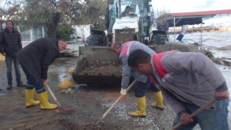 Balıkesir'de Fırtına'nın Etkileri Onarılıyor