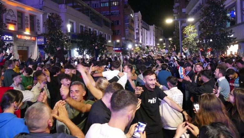 Trabzon'da Galibiyet Sonrası Coşkulu Kutlama