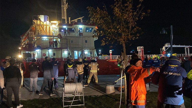 Karaya Oturan Yakıt Tankerinde Kurtarma Operasyonu