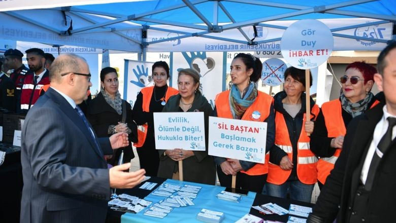 Balıkesir Meydanında Kadın Haklarına Güçlü Duruş