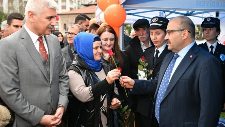 Balıkesir Meydanında Kadın Haklarına Güçlü Duruş
