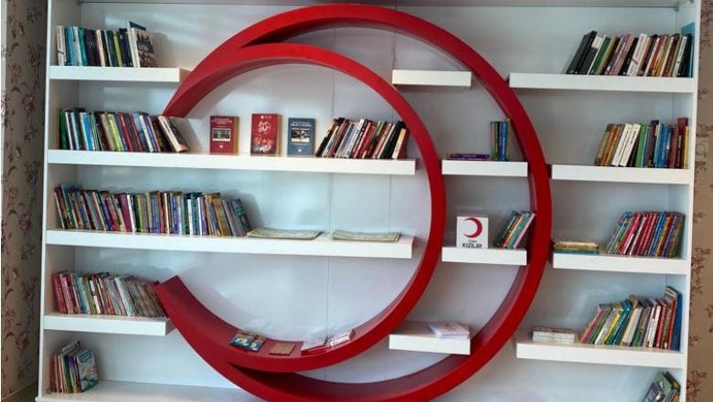 Balıkesir'e "Kızılay Kitap Eczanesi" Projesi