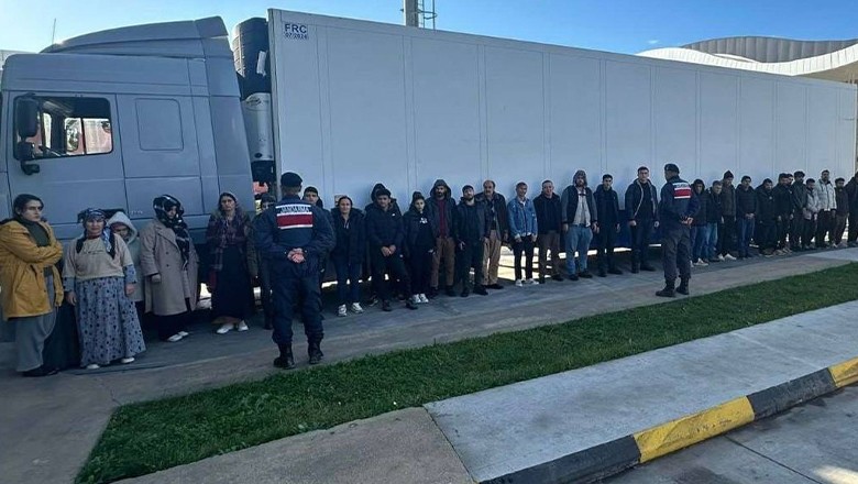 36 kaçak göçmen kendilerini ihbar etti.