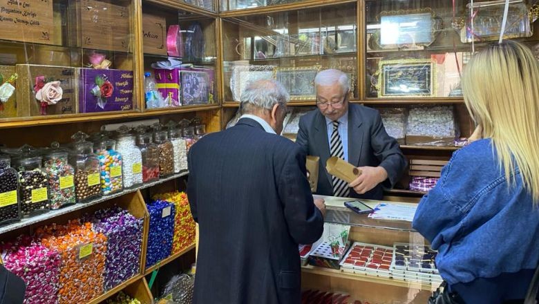 Balıkesir'in Şekerci Orhan'ı 79 Yıldır Mesleğini Sürdürüyor