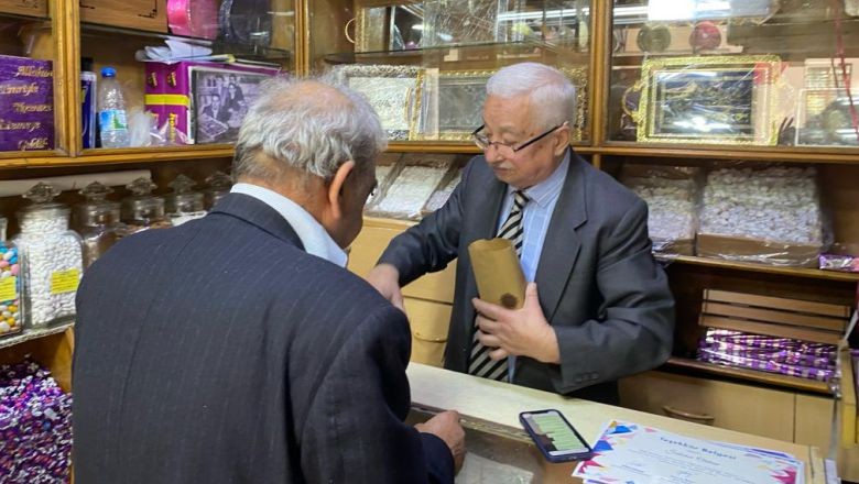 Balıkesir'in Şekerci Orhan'ı 79 Yıldır Mesleğini Sürdürüyor