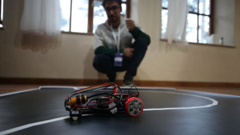 Balıkesir Üniversitesi'nde Robot Yarışması Nefes Kesti