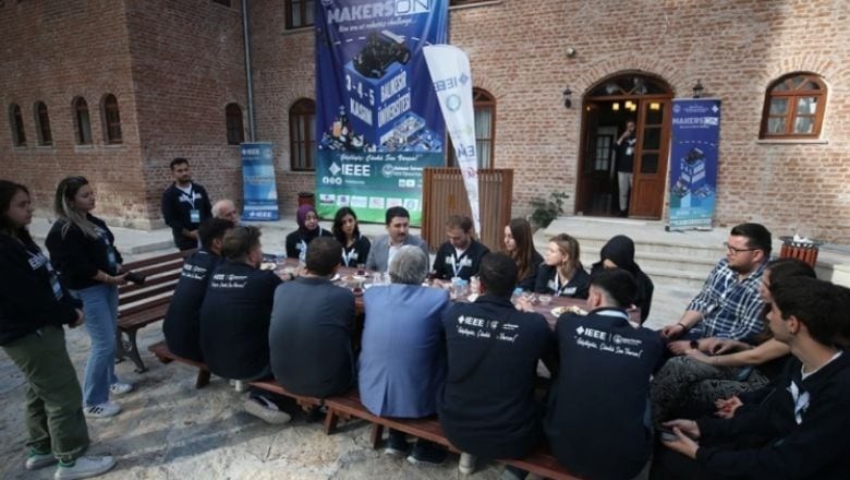 Balıkesir Üniversitesi'nde Robot Yarışması Nefes Kesti