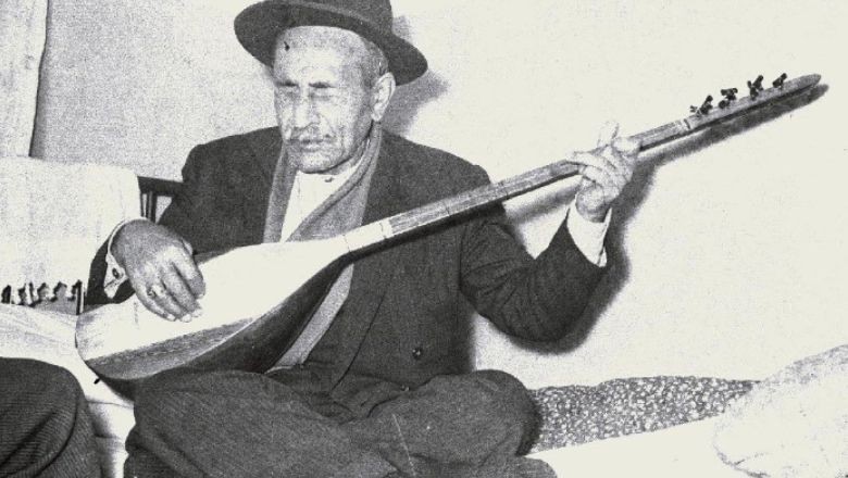 Aşık Veysel’in Hayat Yolculuğu Paris’te Esecek Aşık Veysel’in Hayat Yolculuğu Paris’te Esecek