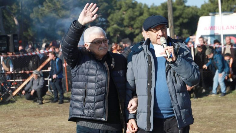 Burhaniye'de 25. Geleneksel Deve Güreşleri Heyecanı