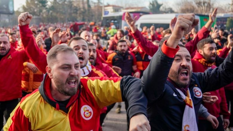 Galatasaray Taraftarı Stada Geldi
