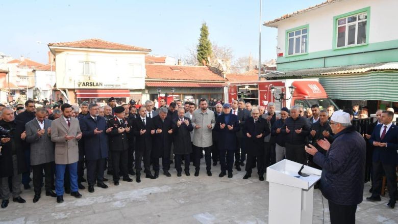 Kepsut Oruçbey Camii İbadete Açıldı