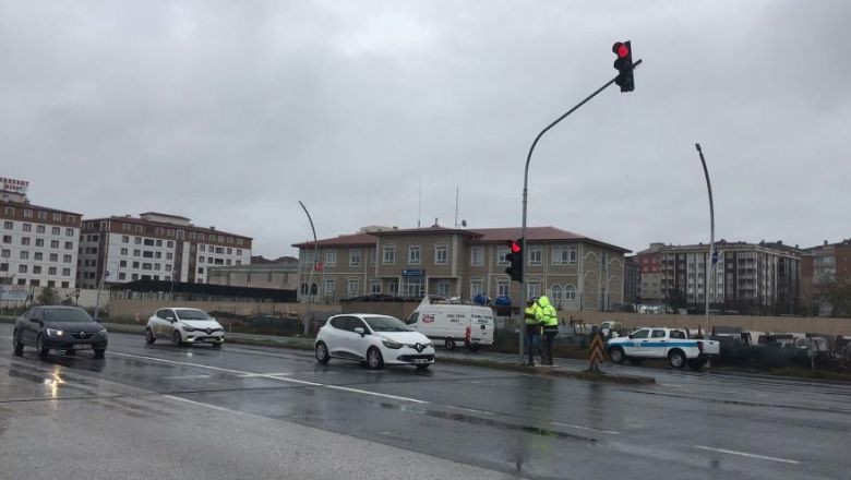 Marmara’da Şiddetli Rüzgar Trafiği Olumsuz Etkiledi