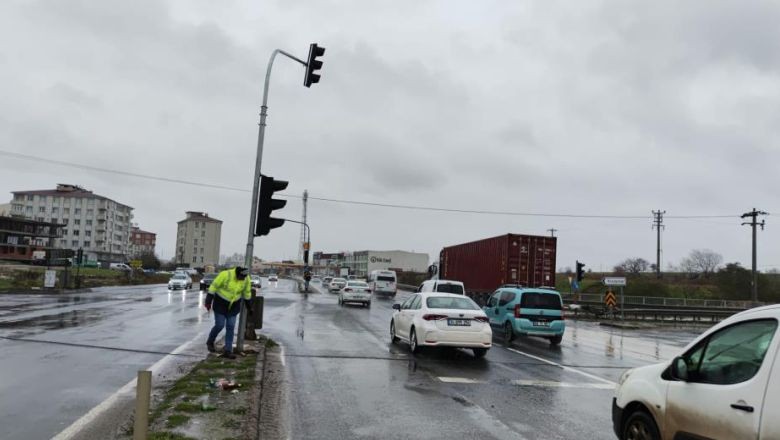 Marmara’da Şiddetli Rüzgar Trafiği Olumsuz Etkiledi