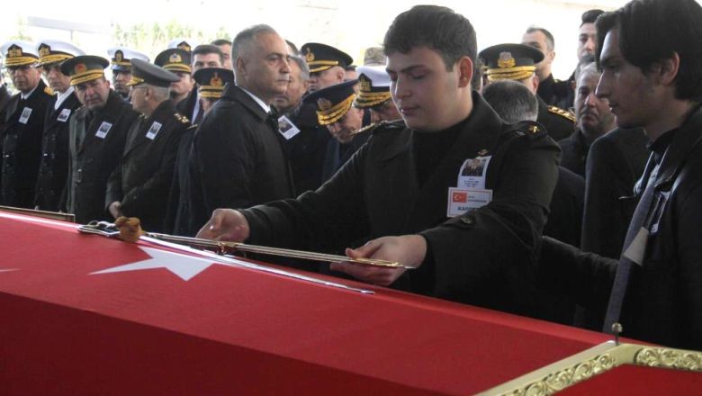Şehit Cenazesinde Özel'e Tepki