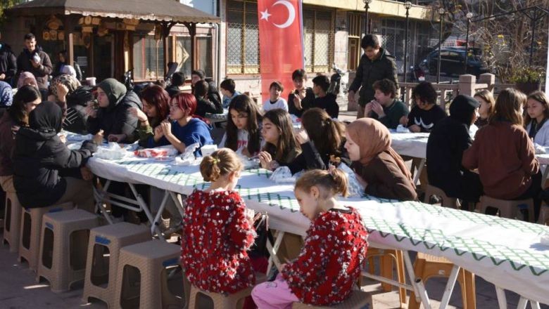 Sındırgı 12 Şehit İçin Lokma Hayrı Düzenledi
