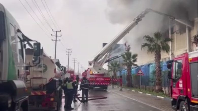 Tekstil Fabrikasındaki Yangın: 30 İtfaiye Müdahale Ediyor
