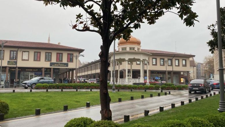 Balıkesir'de Güne Yağmurlu Başlangıç