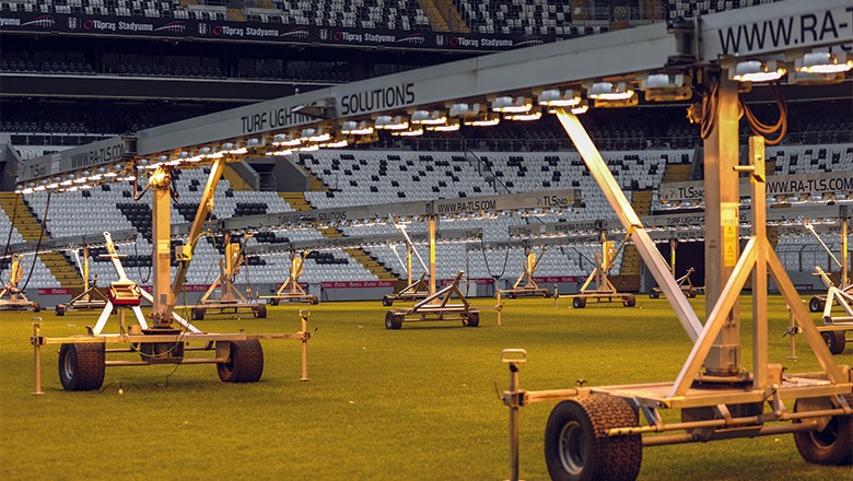  Tüpraş Stadyumu Dev Derbiye Hazırlanıyor