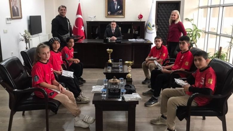 Hentbol Takımı Başarılarıyla Dikkat Çekti
