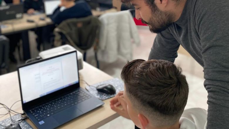 Balıkesir'de Geleceğin Programcıları Yetişiyor
