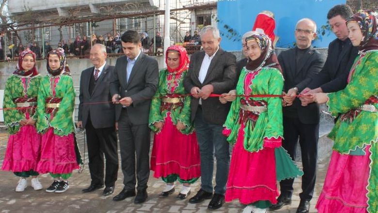 Manyas'ta İmece Usulüyle Yapılan Atatürk Büstü Açıldı