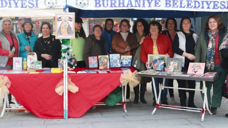 El Yapımı Eserler Burhaniye Meydanı'nda Sergilendi