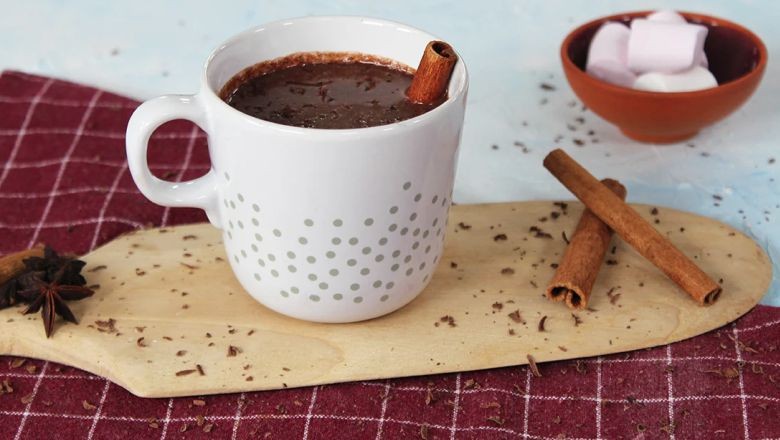 Ev Yapımı Sıcak Çikolata İçinizi Isıtacak!