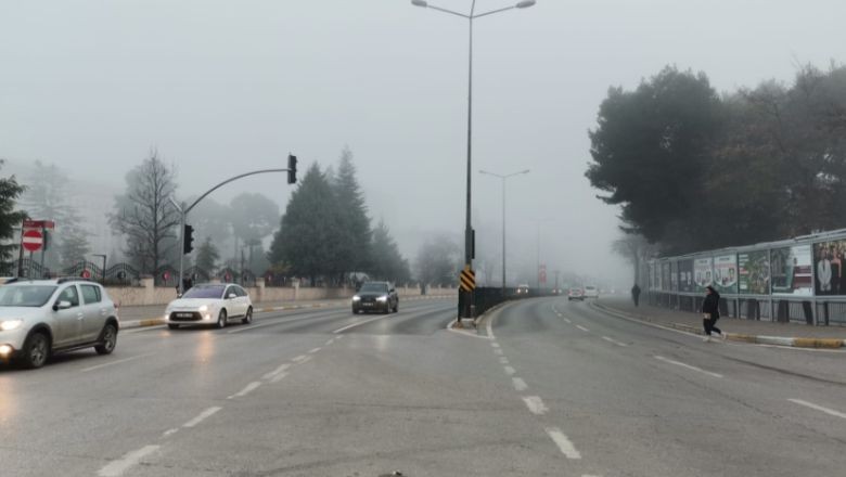 Yoğun Sis Balıkesir'i Sardı