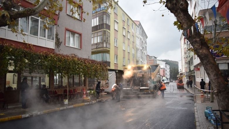 KARESİ’DE YOL ÇALIŞMALARINA DEVAM