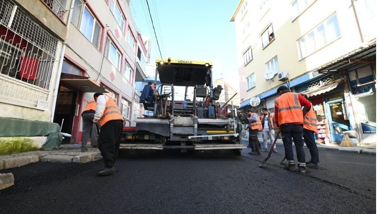 KARESİ’DE YOL ÇALIŞMALARINA DEVAM