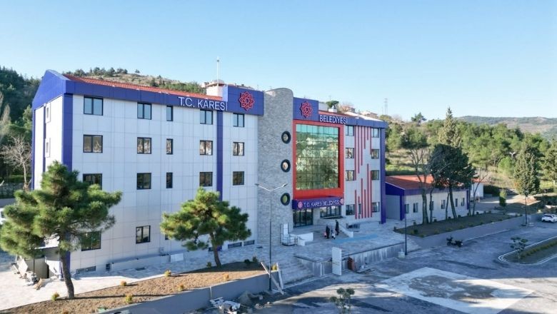  KARESİ BELEDİYESİ YENİ BİNASINDA