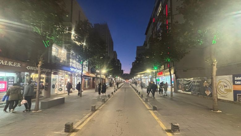 Balıkesir’de Kuş Sesleri Ve Trafik Birbirine Karıştı