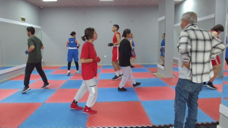 Balıkesirli Boksörler Türkiye Şampiyonası'na Gidiyor