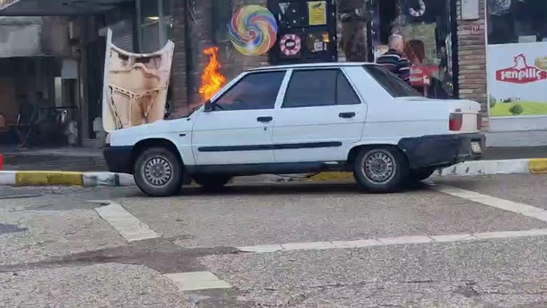 Erdek'te Yanan Araca Esnaf Müdahale Etti