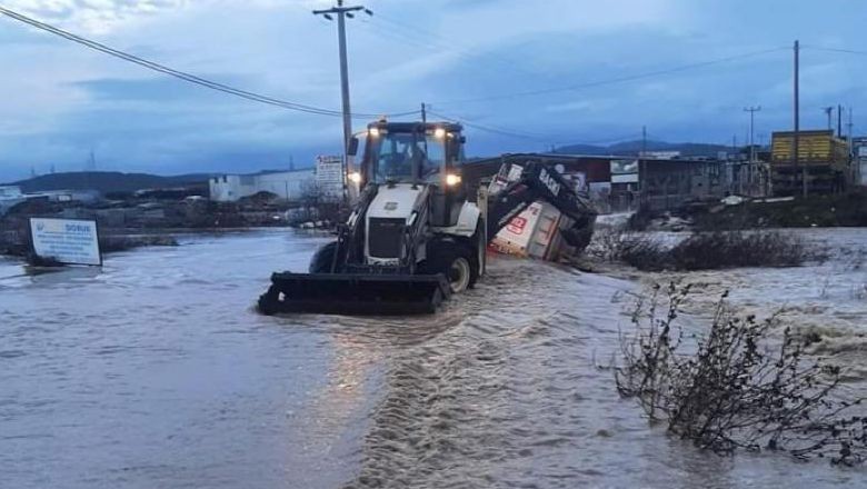 Eşsiz İlçe Suya Doydu! Taşkınla Boğuşuyor