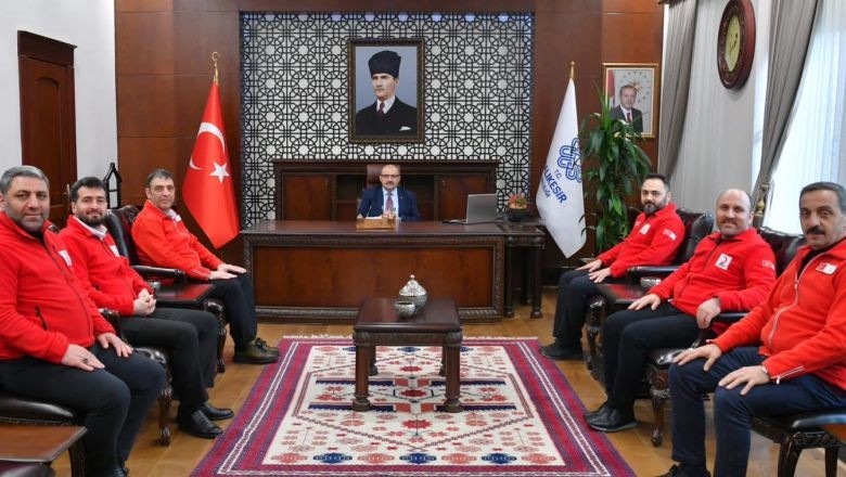 Kızılay Heyeti Vali Ustaoğlu ile Buluştu