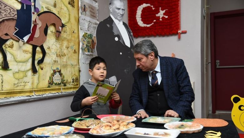 Müdür Tatlı Öğrencilerle Kil Yaptı